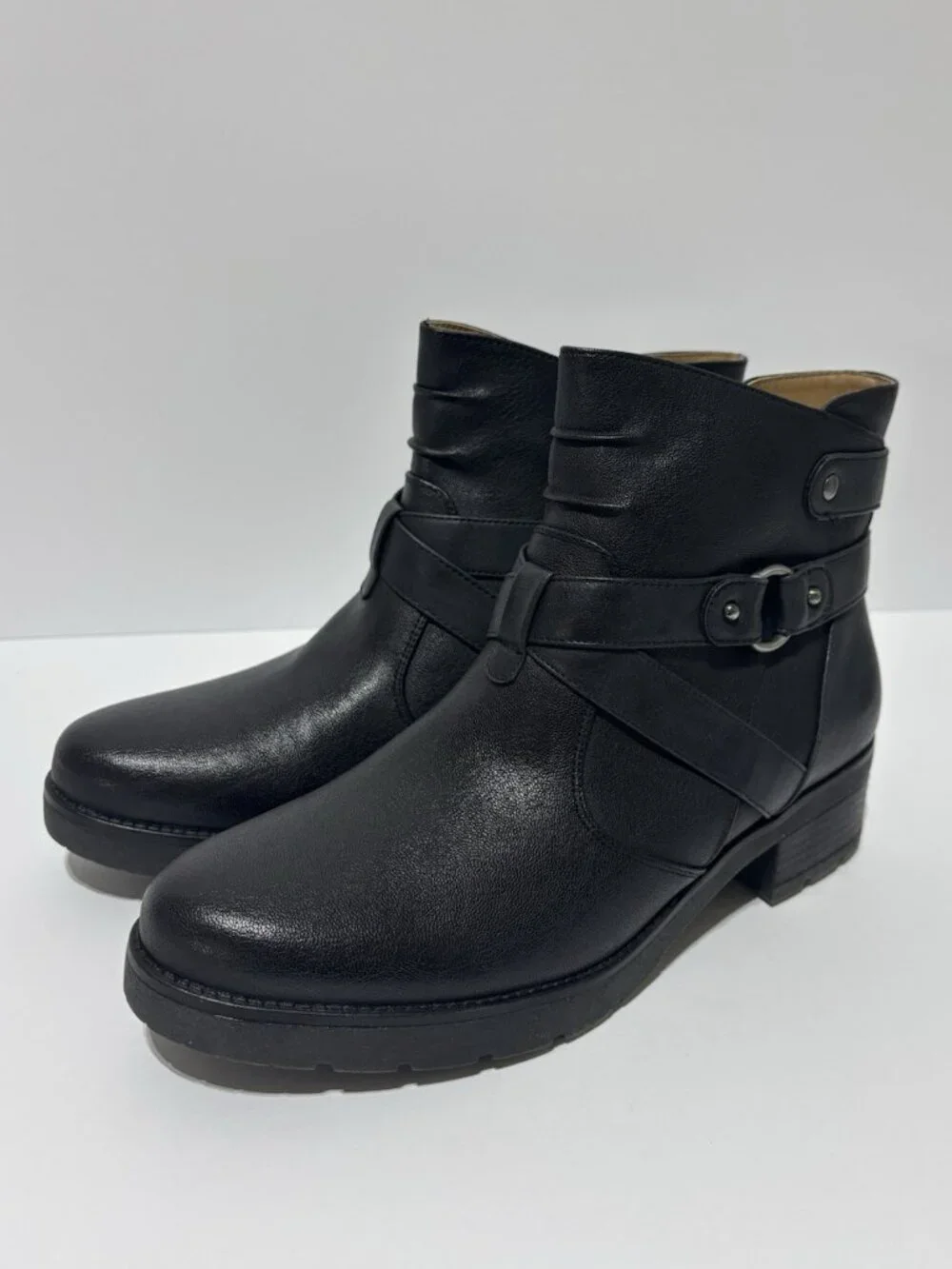 Soul Naturalizer Women’s Quincy Black Leather Boots, Size 8 M